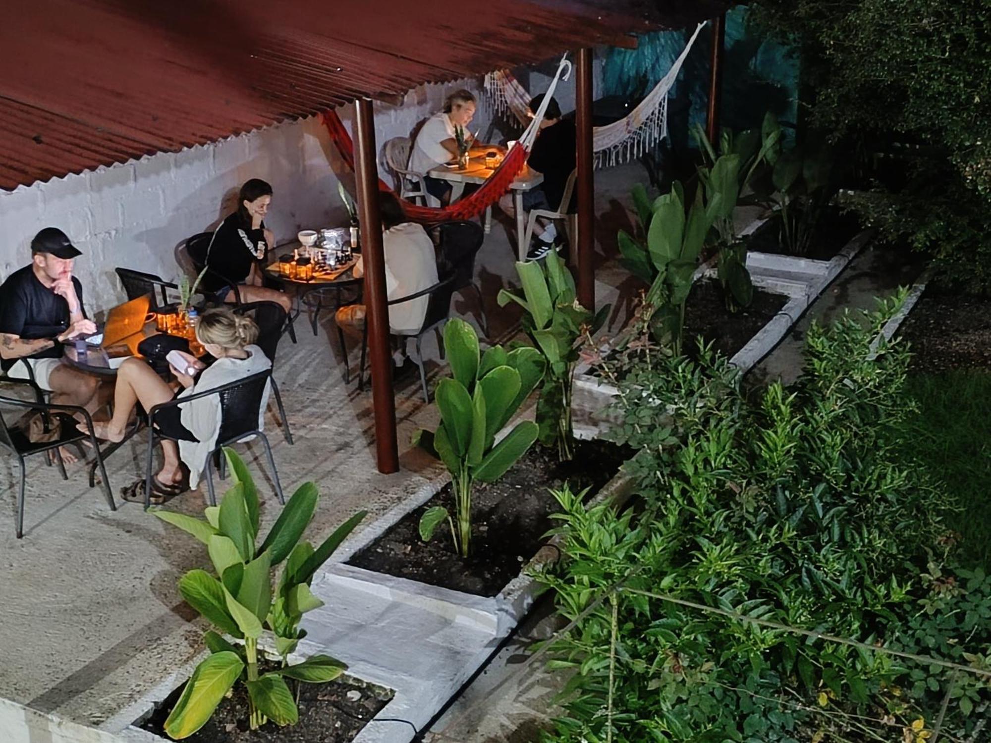 Magic Jardin Hostel - Patio, Balcony & Rooftop Екстер'єр фото